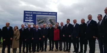 Odamız Başkanı H.Ruhi Koçak’ın Sanayi ve Teknoloji Bakanı Mustafa Varank ve TBMM Plan ve Bütçe Komisyonu Başkanı ve Mersin Milletvekili Lütfi Elvan’a Tasrsus OSB Sunumu
