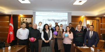 Fizyoterapist Hülya Bozoğlu tarafından Odamız personeline ergonomi, duruş bozukluğu ve omurga sağlığı üzerine seminer verildi.