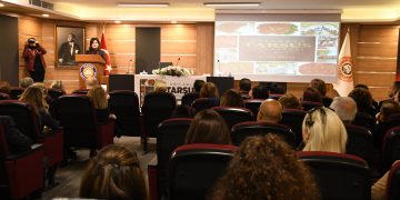 Nuray Okyay’ın kaleme aldığı‘’Anılarla Tarsus Yemekleri’’ kitabının tanıtım ve imza günü etkinliği Tarsus Ticaret ve Sanayi Odası’nın ev sahipliğinde düzenlendi.