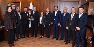 Kuzey Kıbrıs Türk Cumhuriyeti Tatlısu Belediye Başkanı Hayri Orçan ve beraberindeki heyet Tarsus Ticaret ve Sanayi Odası’nı ziyaret etti.