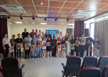 TOBB Mesleki ve Teknik Anadolu Lisesi’nde ilk karne sevinci yaşandı