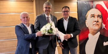 Rektör Prof. Dr. Aydın, Tarsus TSO Meclisinin Konuğu Oldu