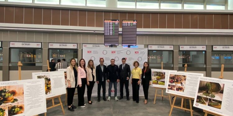 Tarsus’un Coğrafi İşaretli Lezzetleri Çukurova Uluslararası Havalimanı’nda Sergileniyor