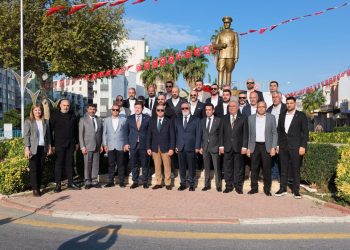 Tarsus TSO’dan Atatürk Anıtı’na Çelenk Sunumu